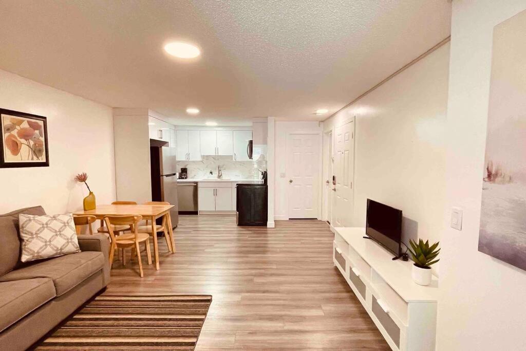캔모어 Unit #201 Cozy Mountain View 1Br In Dt 아파트 외부 사진