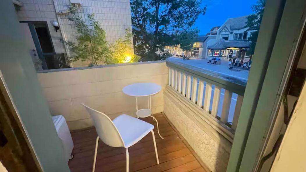 캔모어 Unit #201 Cozy Mountain View 1Br In Dt 아파트 외부 사진