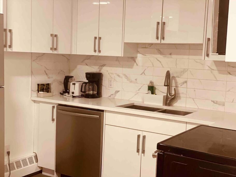 캔모어 Unit #201 Cozy Mountain View 1Br In Dt 아파트 외부 사진